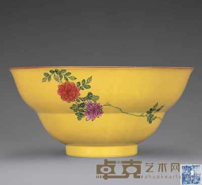 清乾隆 黄地花卉纹折腰碗 19×9cm